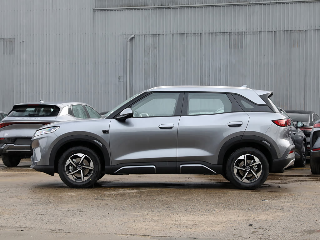 2025 BYD Yuan UP Image 3